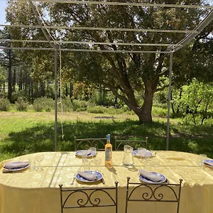 Provencale Dans Le Golfe De Saint Tropez Grimaud